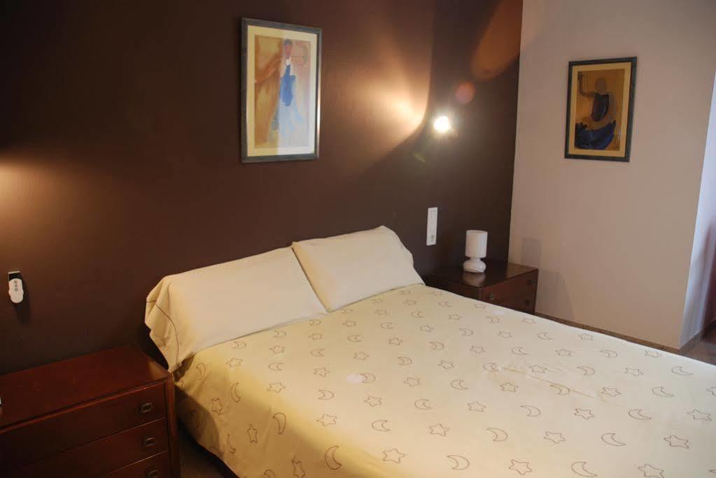 Hostal Torras سانت إلاري ساكالم المظهر الخارجي الصورة