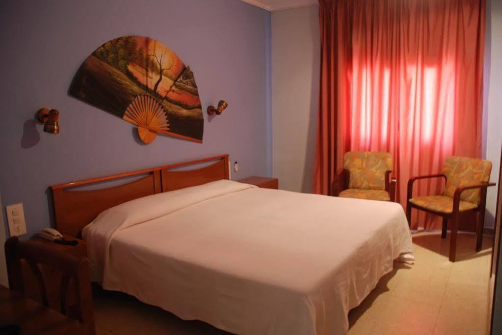 Hostal Torras سانت إلاري ساكالم المظهر الخارجي الصورة