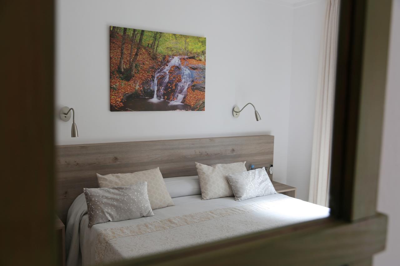 Hostal Torras سانت إلاري ساكالم المظهر الخارجي الصورة